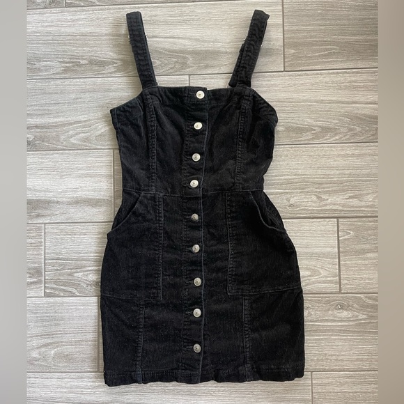 H&M Dresses & Skirts - H&M Women’s Black Corduroy Skirt Overall, Jumper—Size 0•••